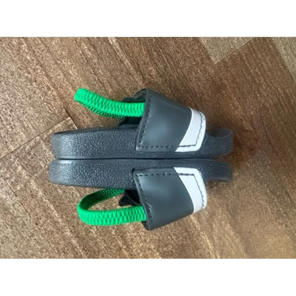 SHARK‎ BAByY Toddler SANDALS SIZE 5